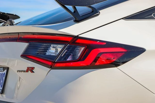 2026 Honda FL5 Civic Type R - Image 17 of 30