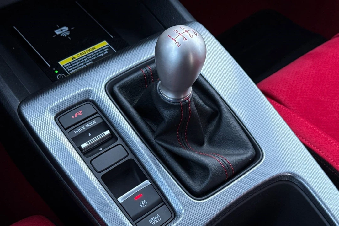2026 Honda FL5 Civic Type R - Image 16 of 31
