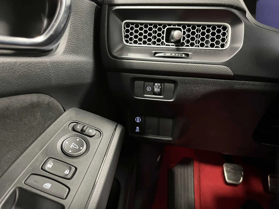 2026 Honda FL5 Civic Type R - Image 17 of 31
