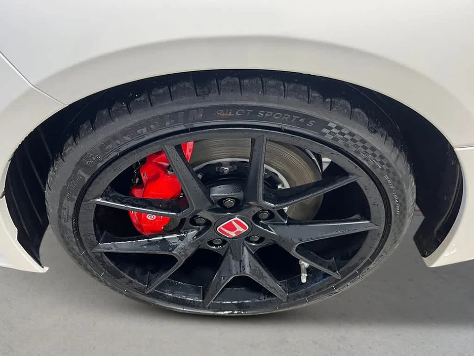 2026 Honda FL5 Civic Type R - Image 11 of 31