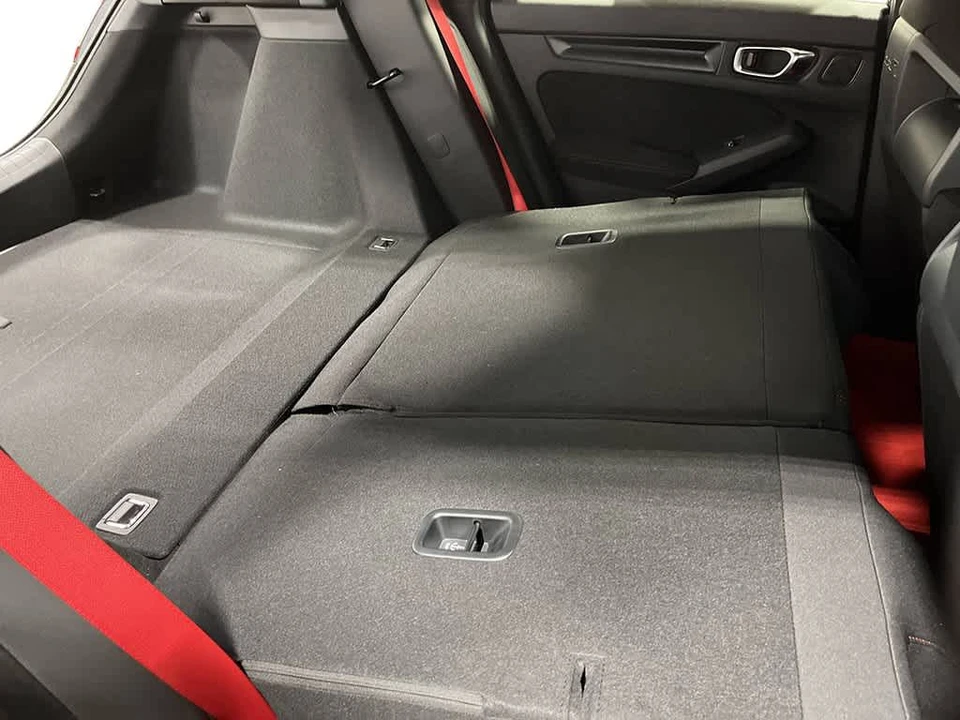 2026 Honda FL5 Civic Type R - Image 29 of 31