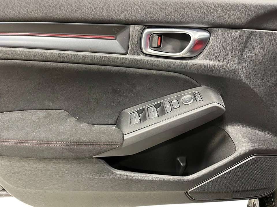 2026 Honda FL5 Civic Type R - Image 13 of 24