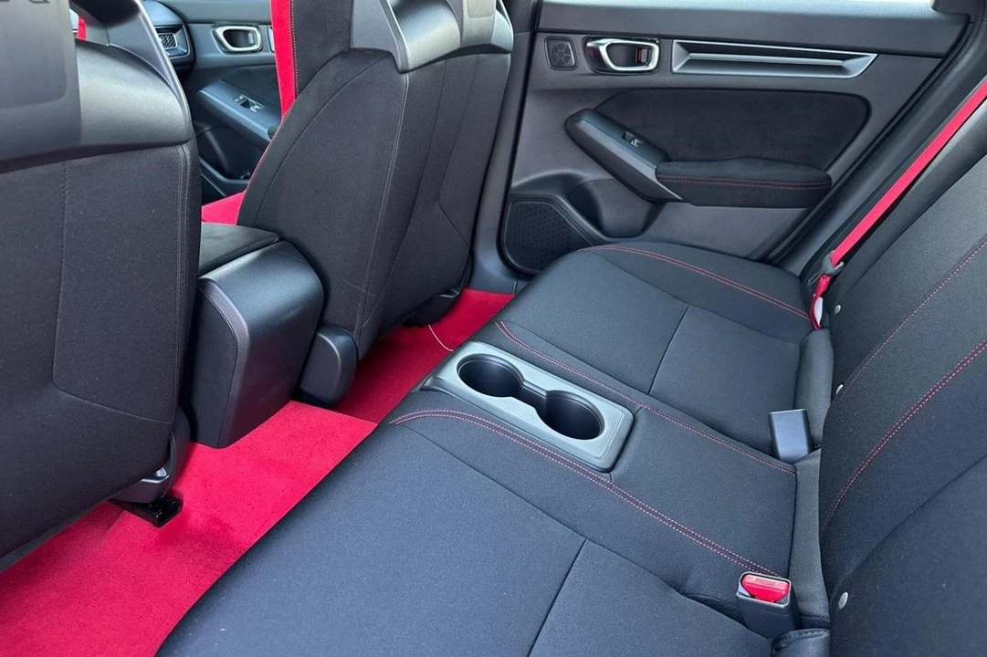 2026 Honda FL5 Civic Type R - Image 19 of 31