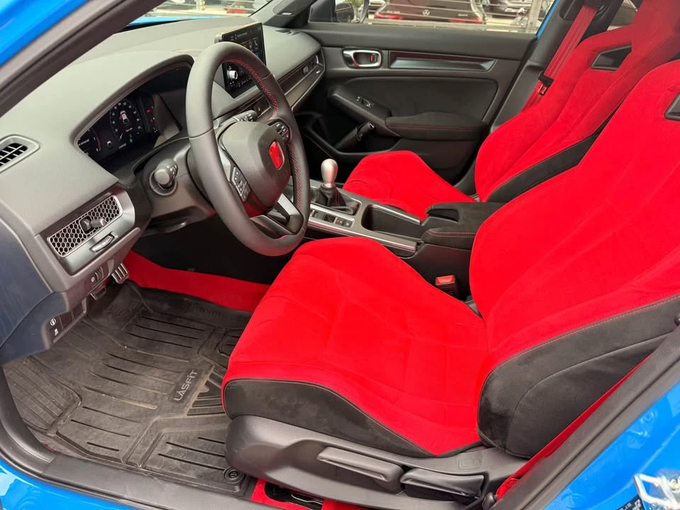 2026 Honda FL5 Civic Type R - Image 6 of 12