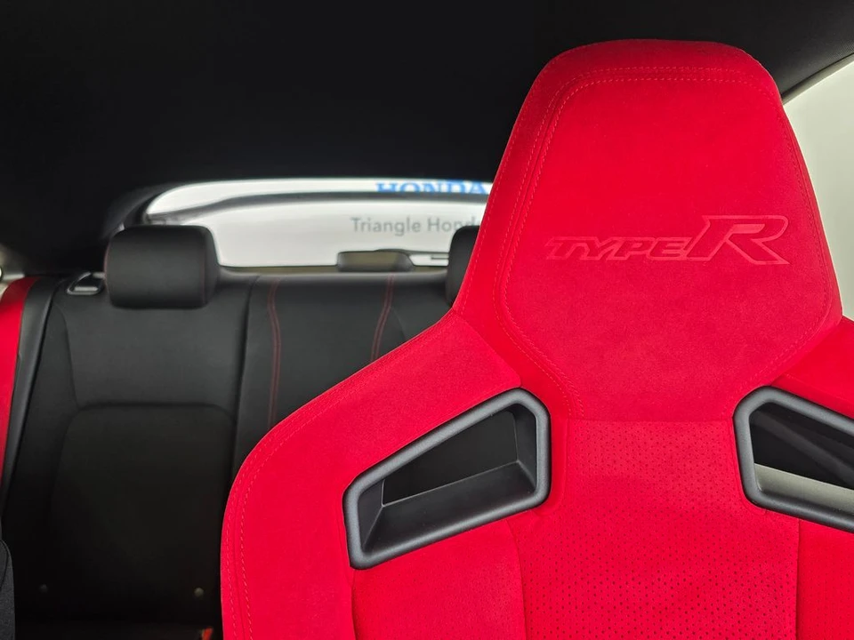 2026 Honda FL5 Civic Type R - Image 21 of 31