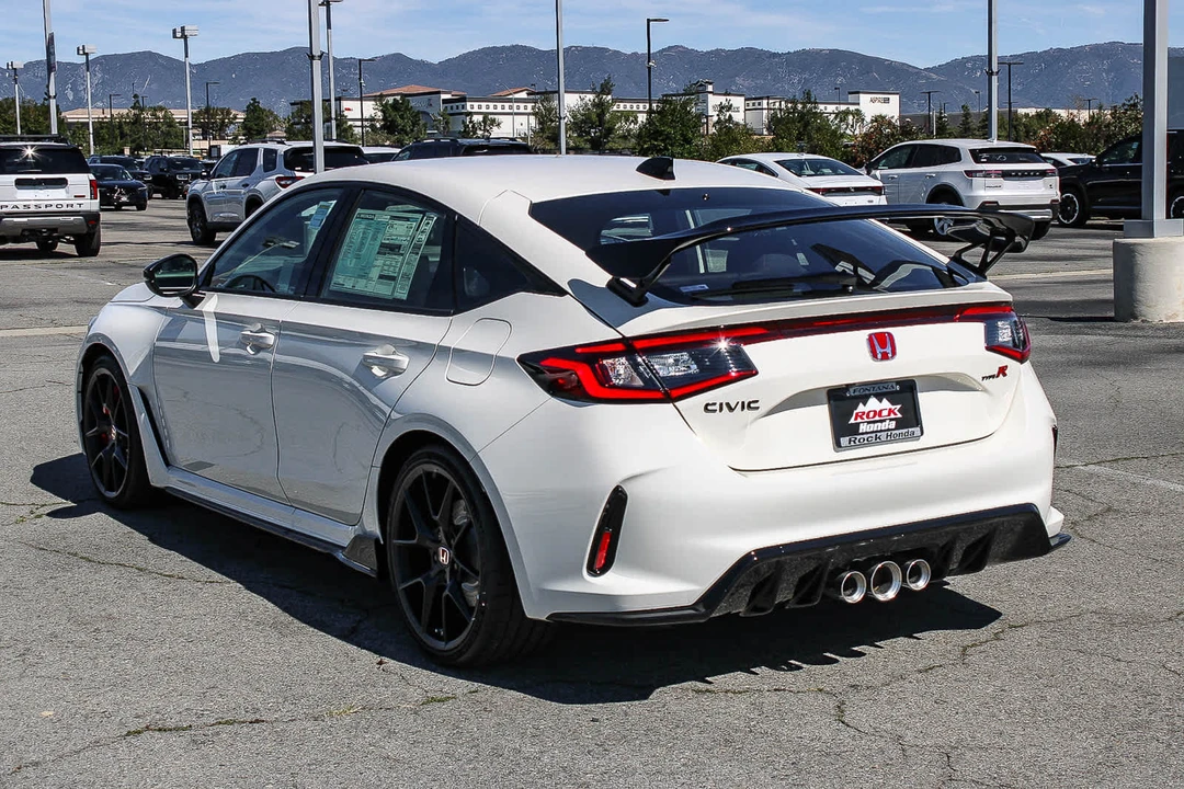 2026 Honda FL5 Civic Type R - Image 6 of 27