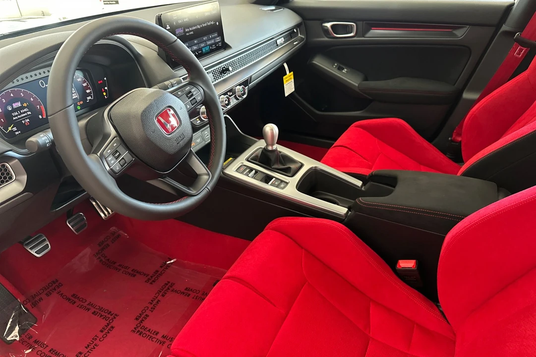 2026 Honda FL5 Civic Type R - Image 9 of 31