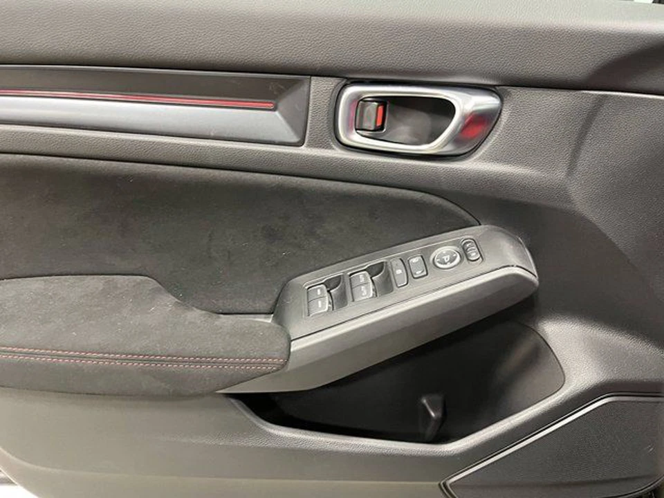 2026 Honda FL5 Civic Type R - Image 13 of 30