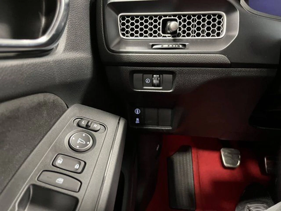 2026 Honda FL5 Civic Type R - Image 16 of 30