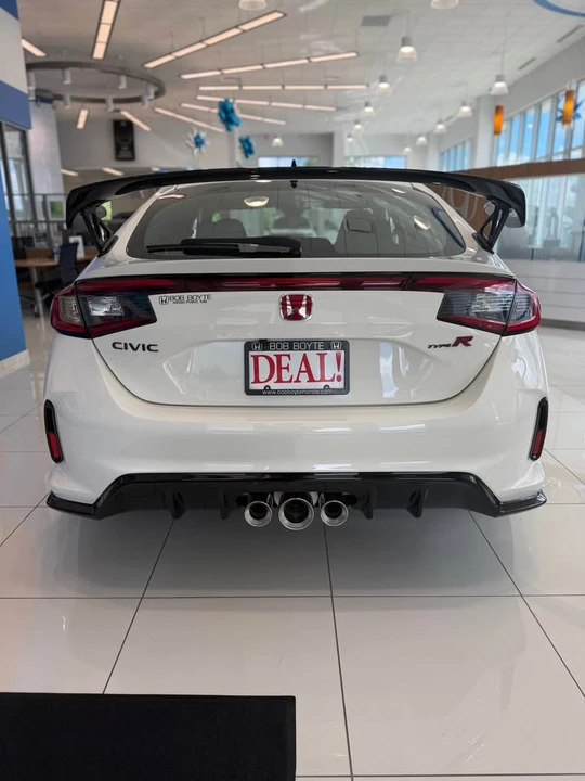 2026 Honda FL5 Civic Type R - Image 4 of 8