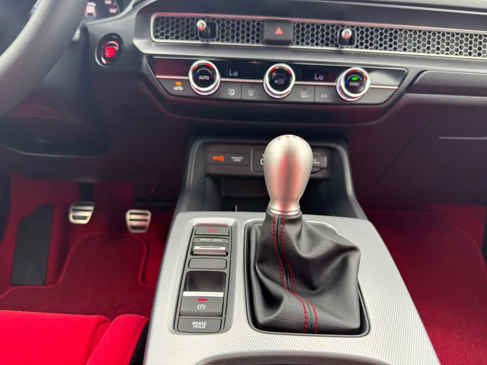2026 Honda FL5 Civic Type R - Image 12 of 20
