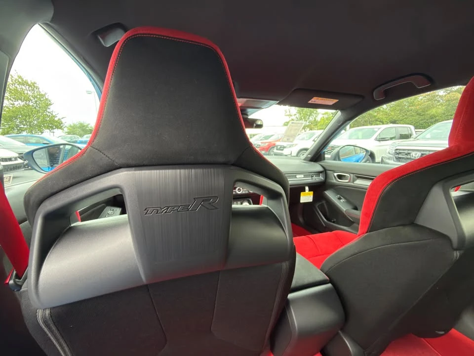 2026 Honda FL5 Civic Type R - Image 15 of 20
