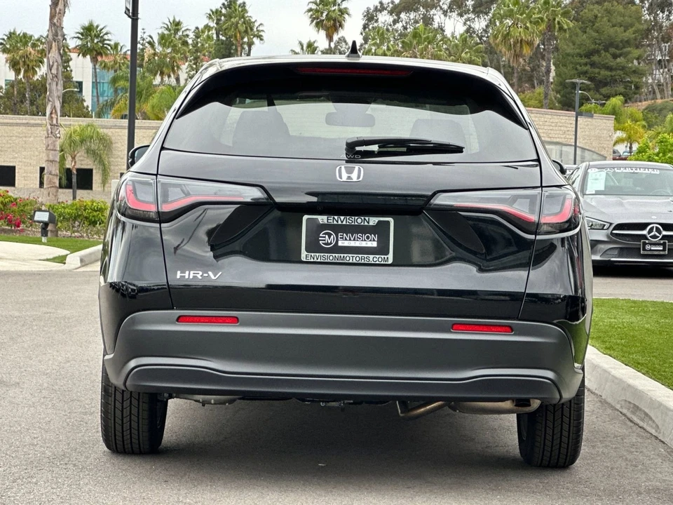 2026 Honda HR-V 3rd Gen - Image 4 of 31