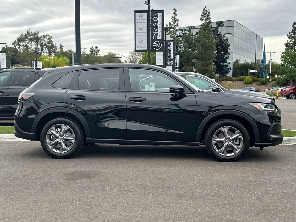 2026 Honda HR-V 3rd Gen - Image 2 of 31