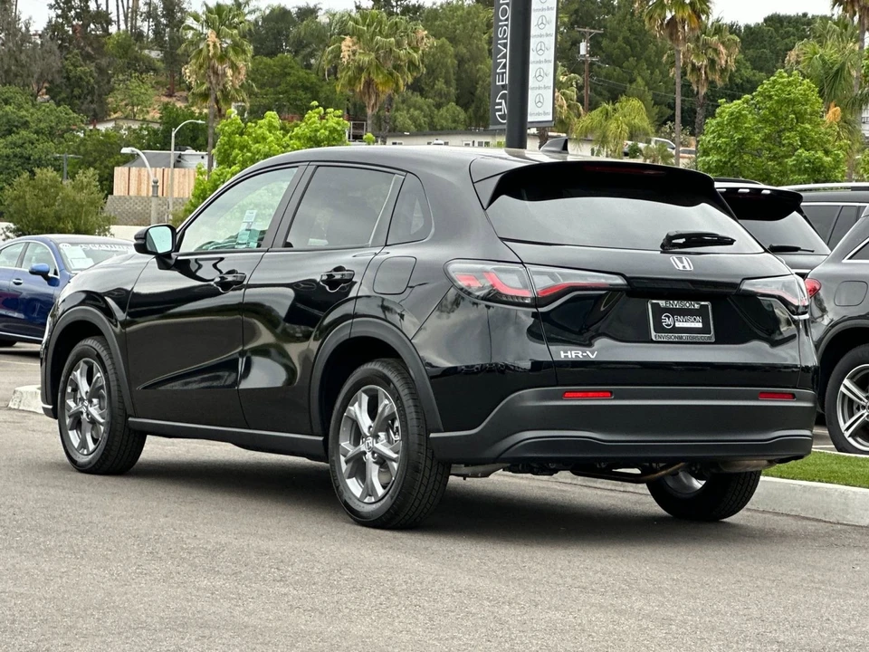 2026 Honda HR-V 3rd Gen - Image 5 of 31