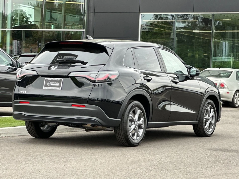 2026 Honda HR-V 3rd Gen - Image 3 of 31