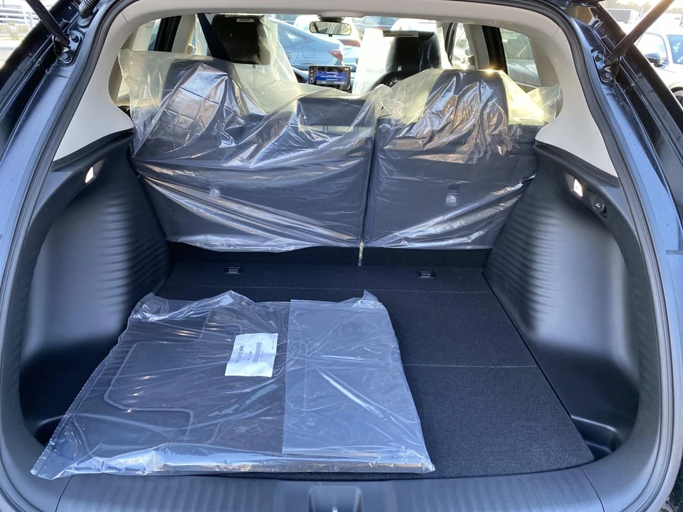 2026 Honda HR-V 3rd Gen - Image 6 of 13