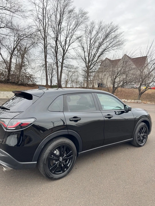 2026 Honda HR-V 3rd Gen - Image 4 of 17