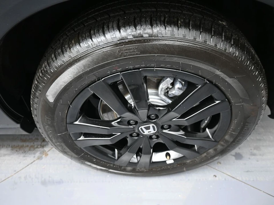 2026 Honda HR-V 3rd Gen - Image 15 of 21