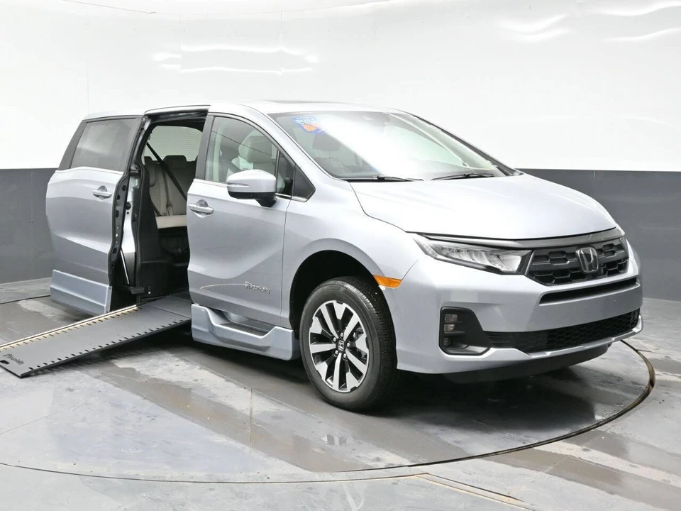 2026 Honda Odyssey - Image 3 of 21