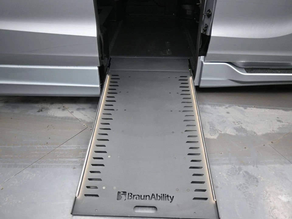 2026 Honda Odyssey - Image 13 of 21