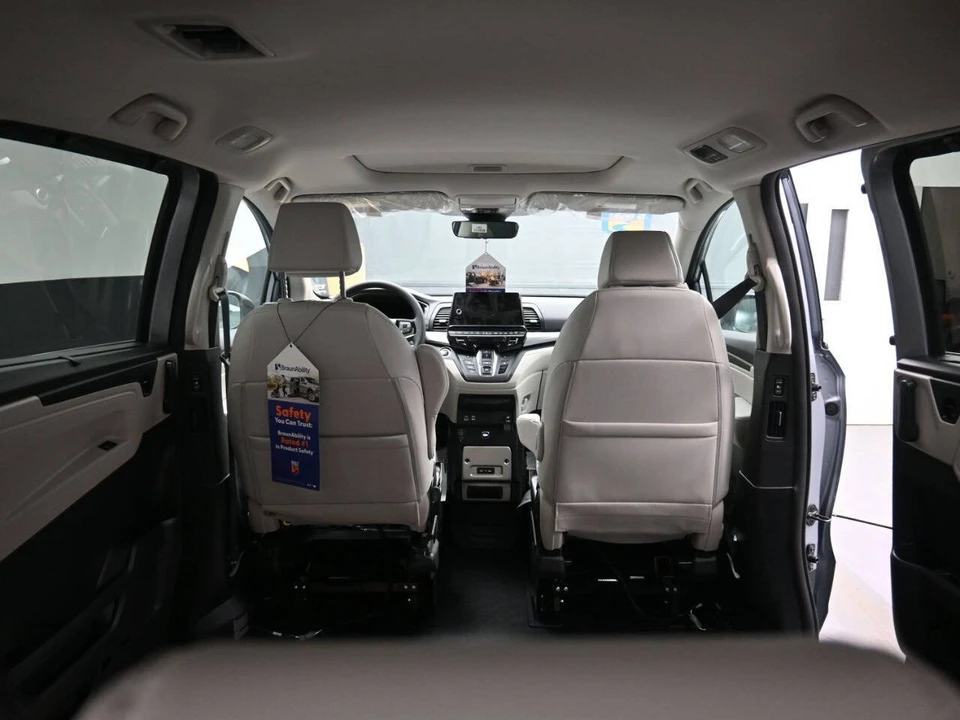 2026 Honda Odyssey - Image 17 of 21