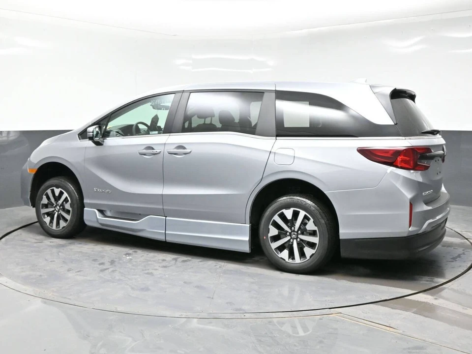 2026 Honda Odyssey - Image 8 of 21