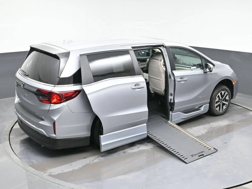 2026 Honda Odyssey - Image 5 of 21