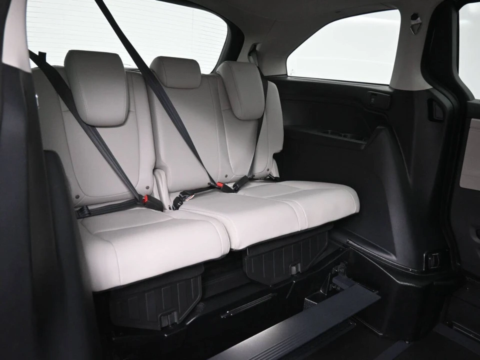 2026 Honda Odyssey - Image 12 of 21
