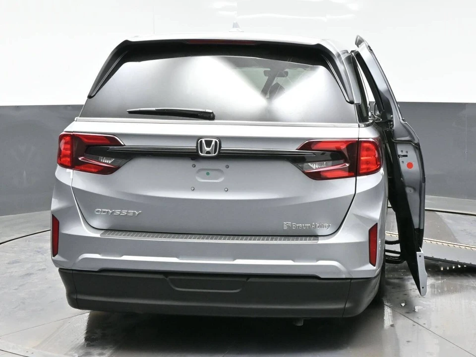 2026 Honda Odyssey - Image 10 of 21