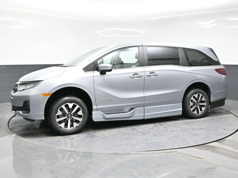 2026 Honda Odyssey - Image 7 of 21