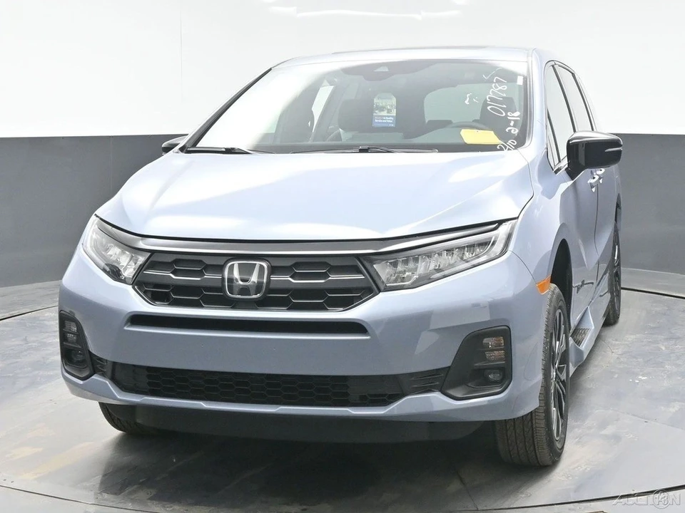 2026 Honda Odyssey - Image 3 of 12