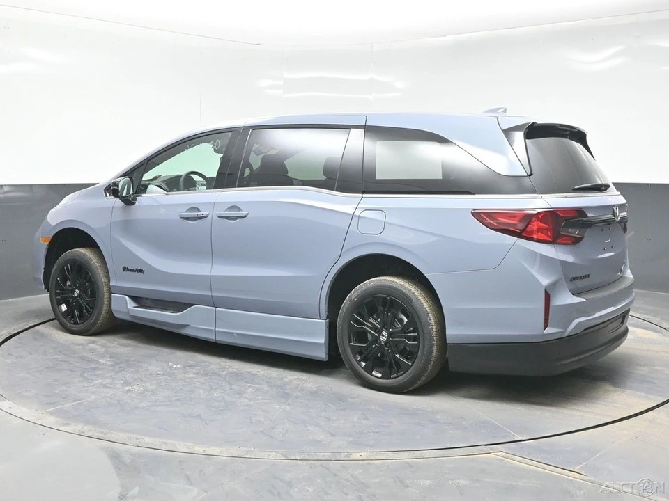 2026 Honda Odyssey - Image 5 of 12