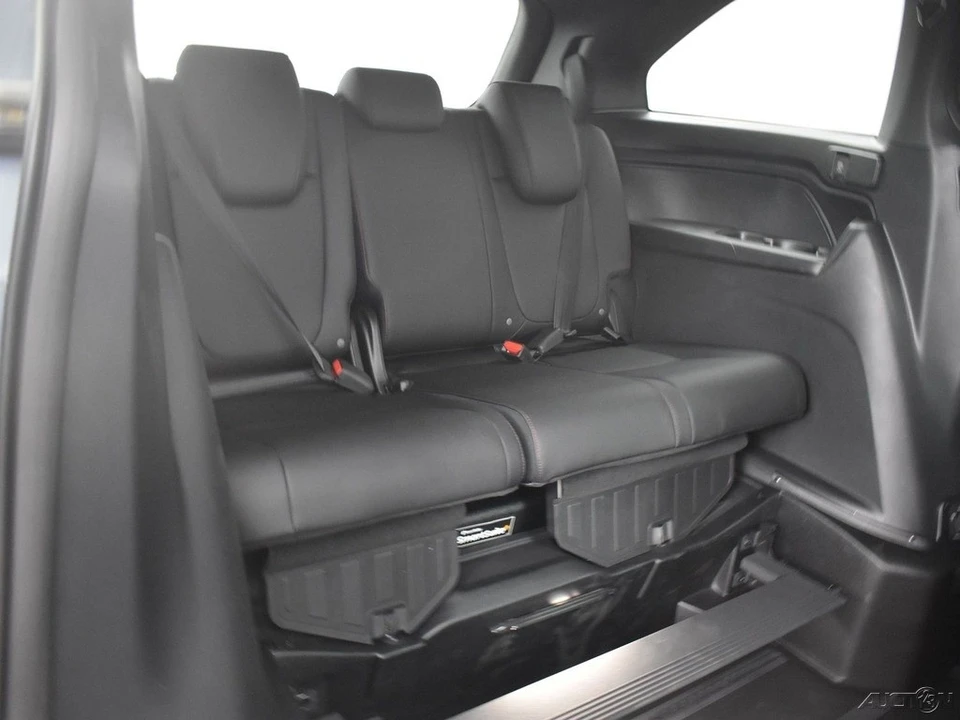 2026 Honda Odyssey - Image 10 of 12