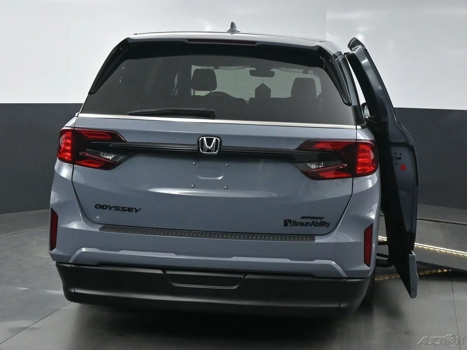2026 Honda Odyssey - Image 7 of 12