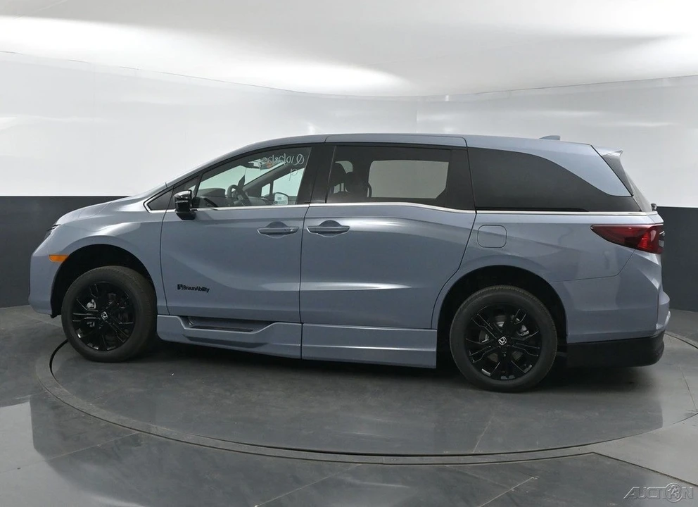 2026 Honda Odyssey - Image 5 of 12