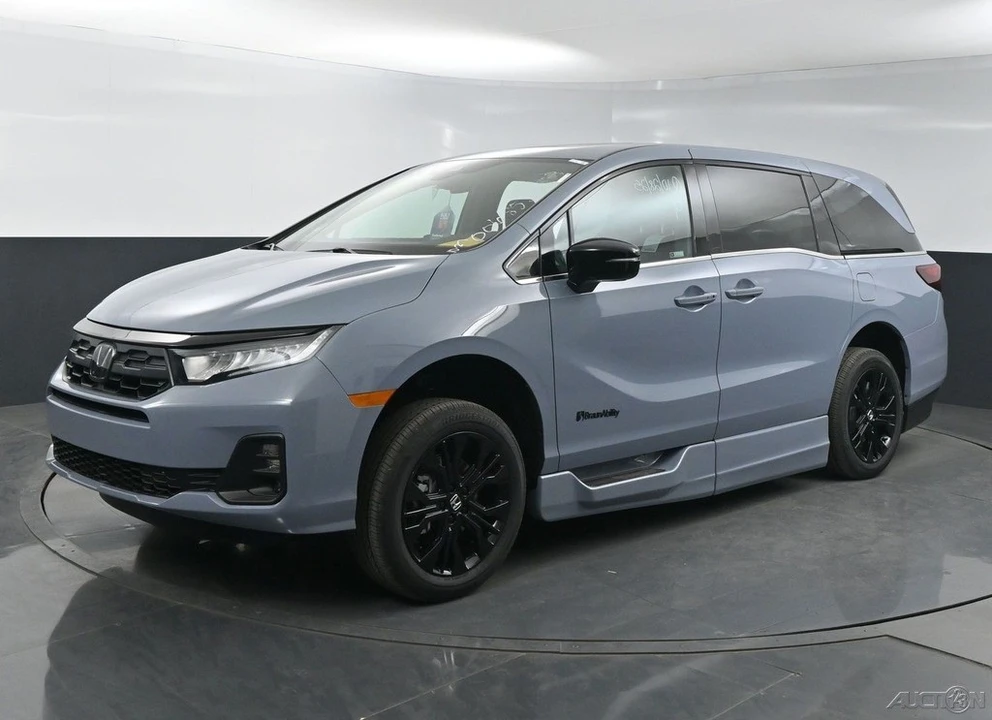 2026 Honda Odyssey - Image 4 of 12