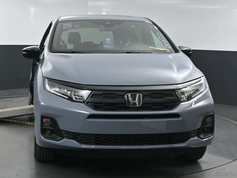 2026 Honda Odyssey - Image 3 of 12