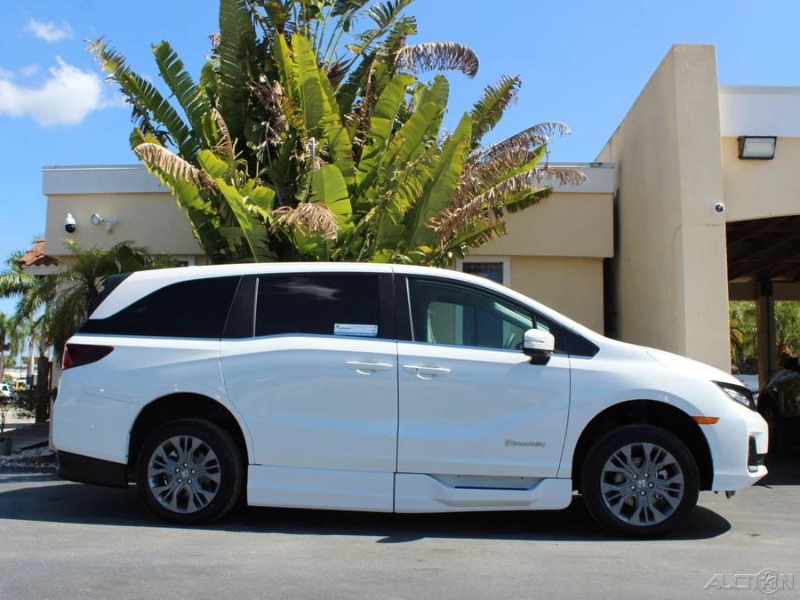 2026 Honda Odyssey - Image 4 of 12
