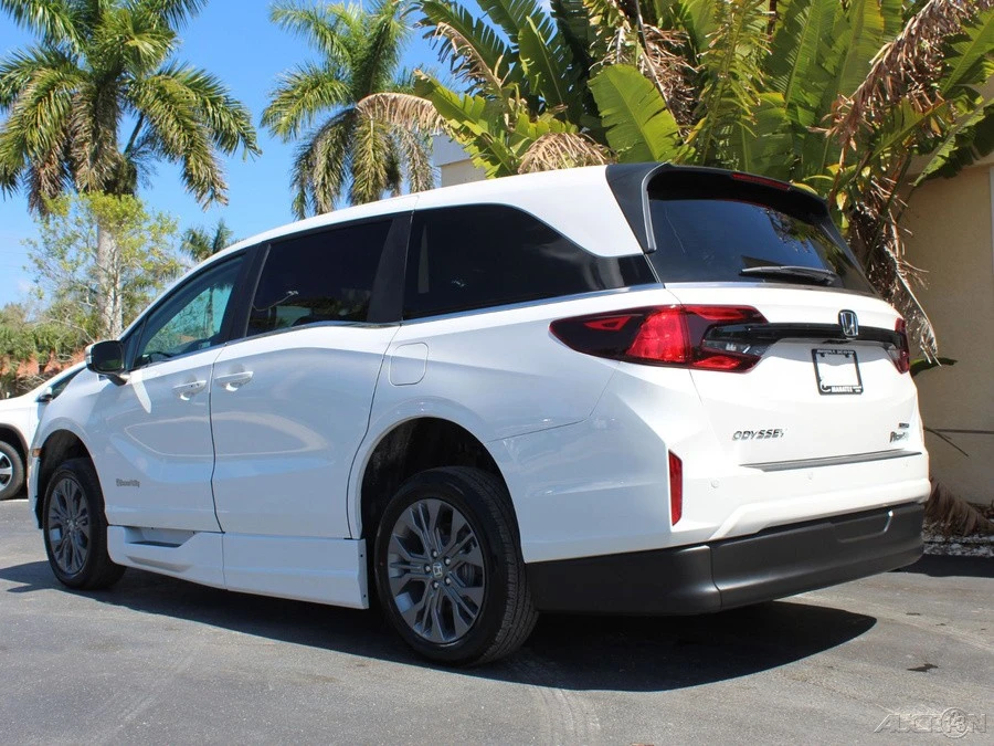 2026 Honda Odyssey - Image 8 of 12