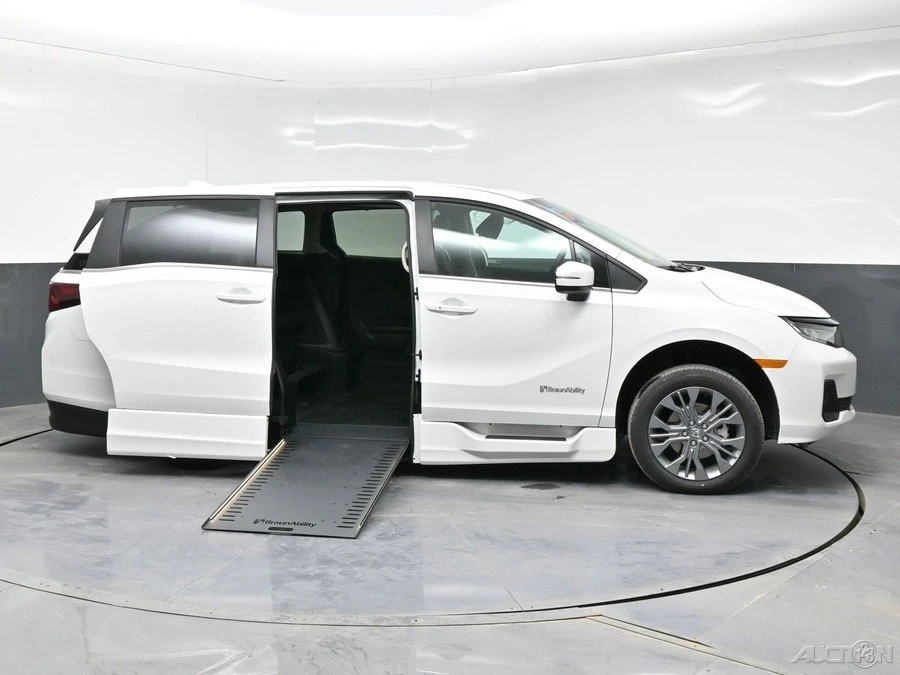 2026 Honda Odyssey - Image 12 of 12