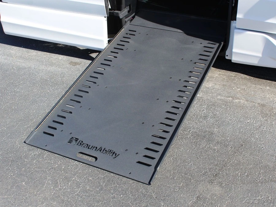 2026 Honda Odyssey - Image 2 of 12