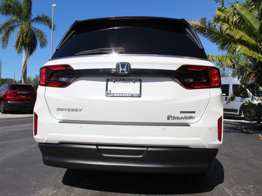 2026 Honda Odyssey - Image 10 of 12
