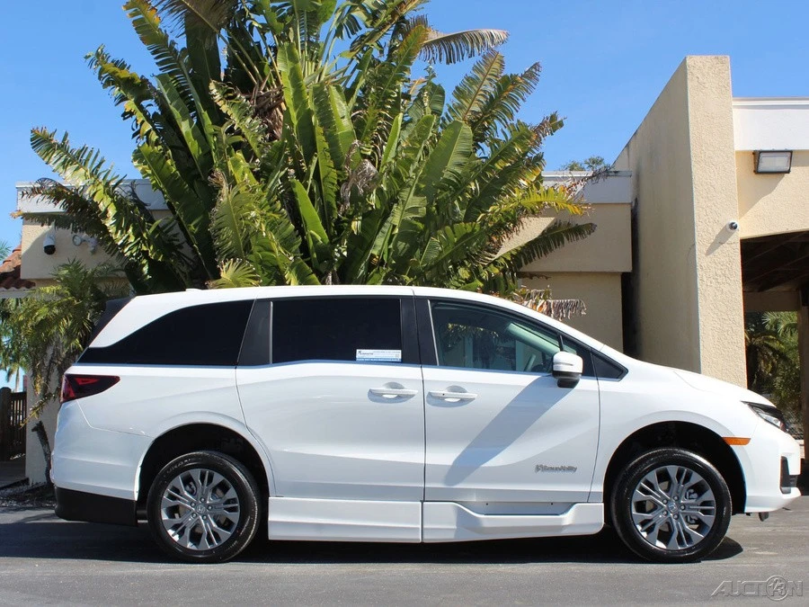 2026 Honda Odyssey - Image 4 of 12