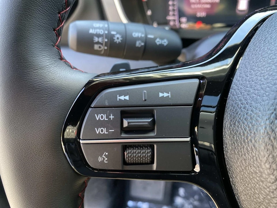 2026 Honda Pilot 4th Gen - Image 16 of 18
