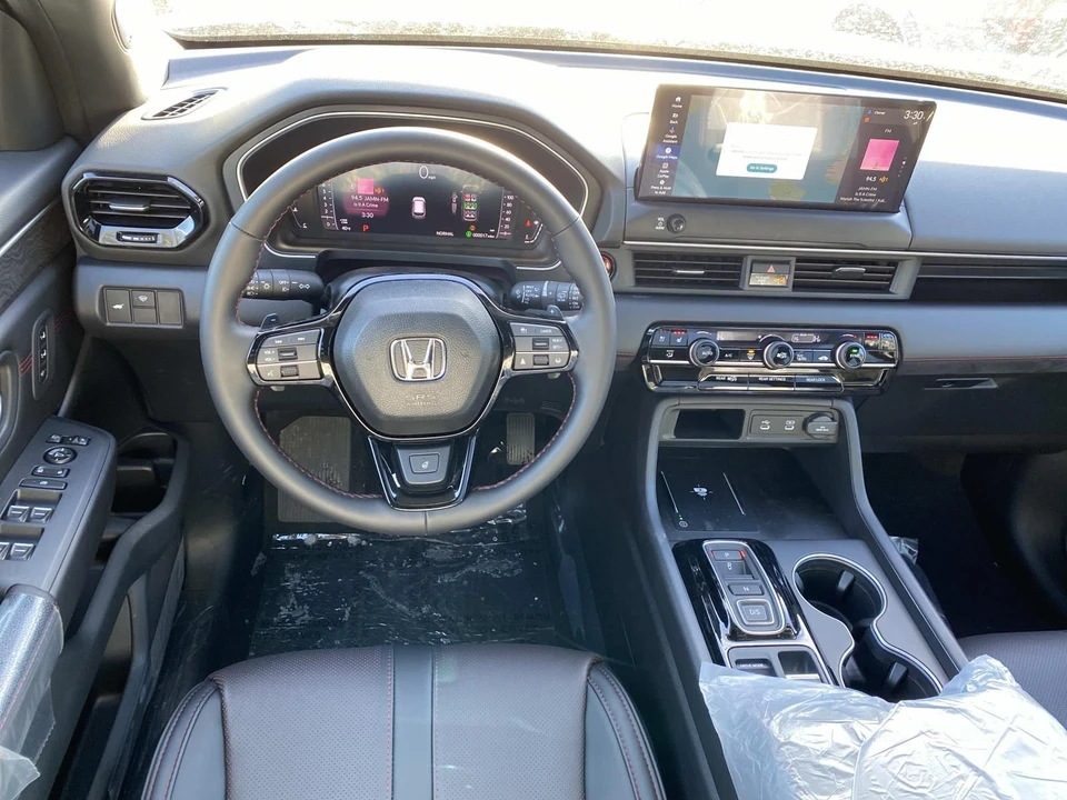 2026 Honda Pilot 4th Gen - Image 8 of 18