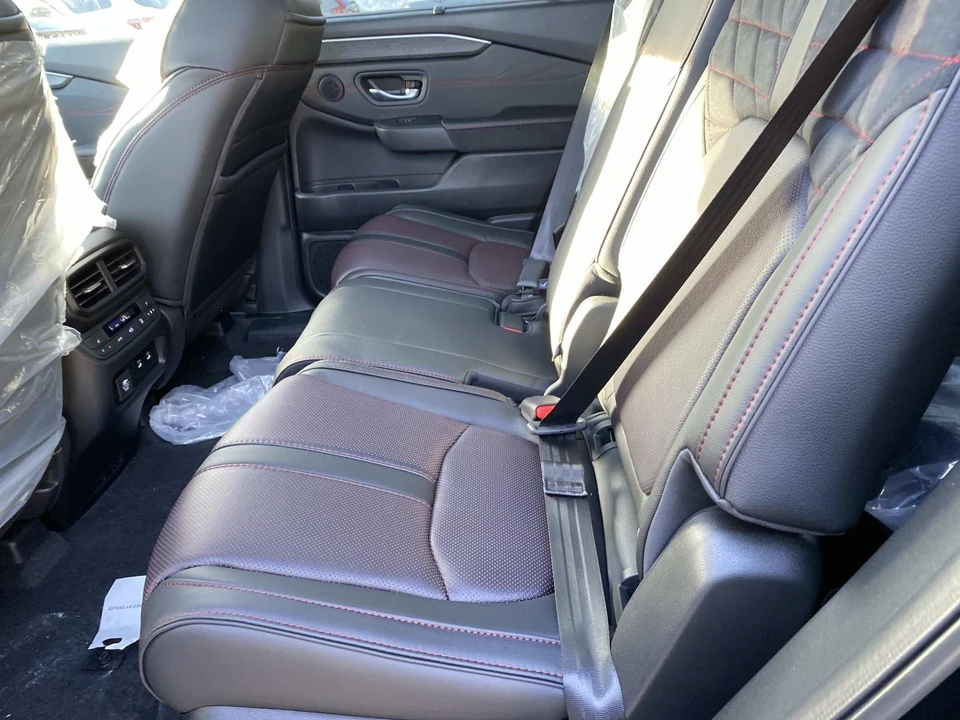 2026 Honda Pilot 4th Gen - Image 6 of 18