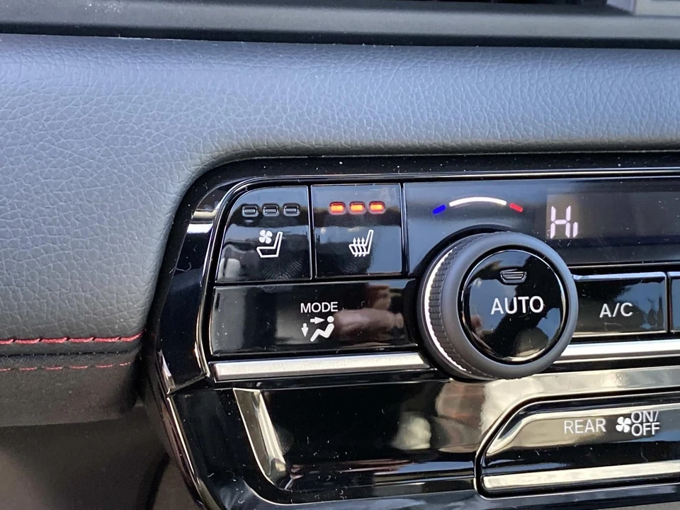 2026 Honda Pilot 4th Gen - Image 13 of 18