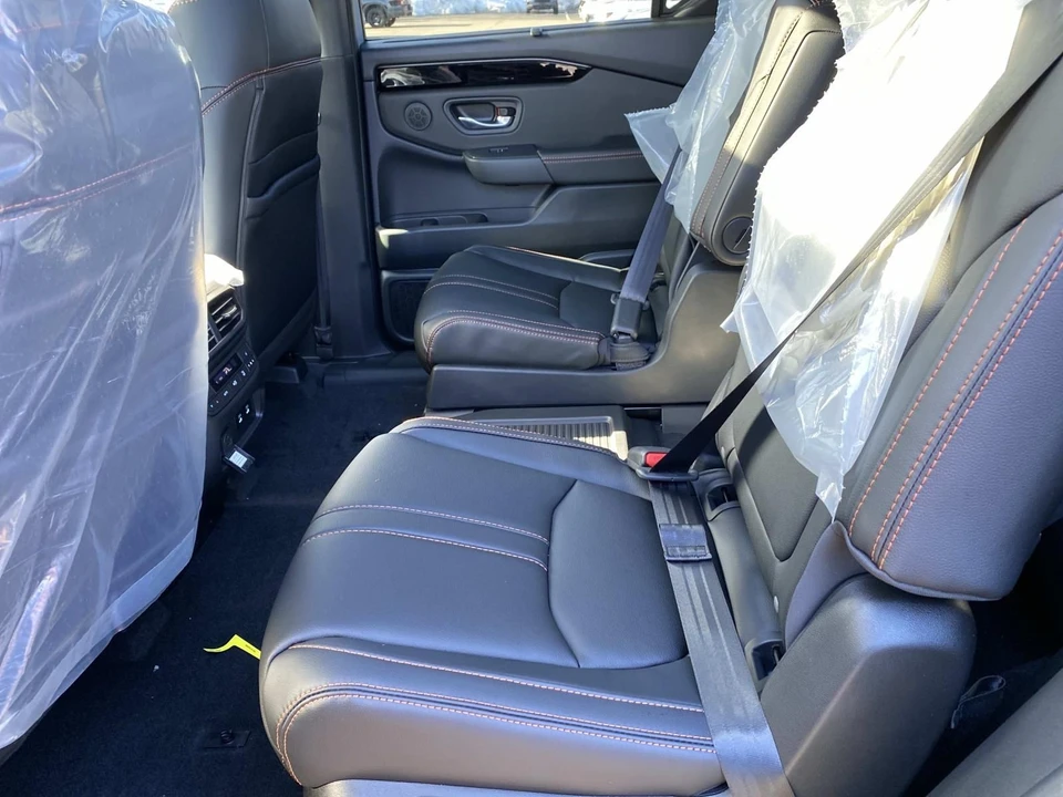2026 Honda Pilot 4th Gen - Image 8 of 19