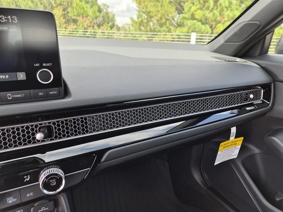 2026 Honda Civic 11th Gen - Image 12 of 19